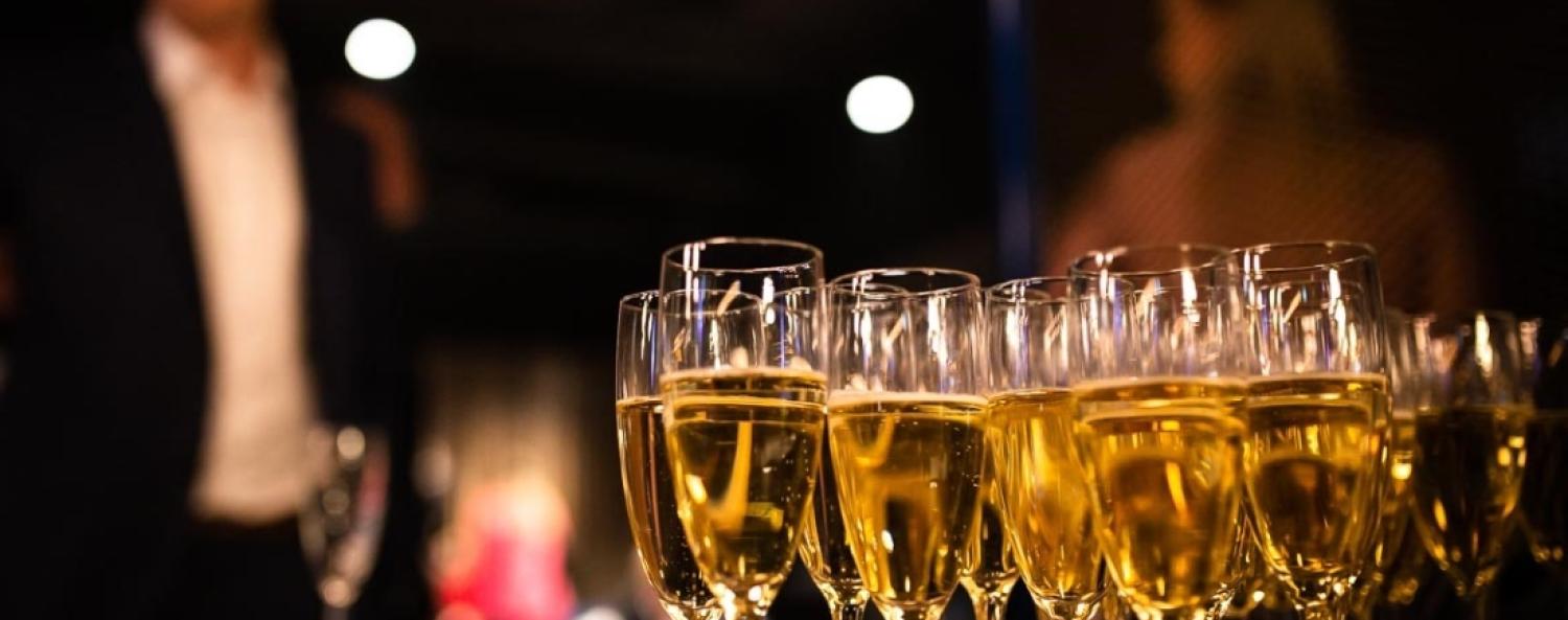 champagneglas1100x619acfcropped-1.jpg Bild på champagneglas.