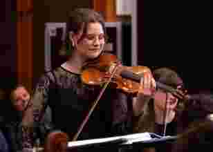 Märta Andersson Björklund, violinist och konsertmästare.